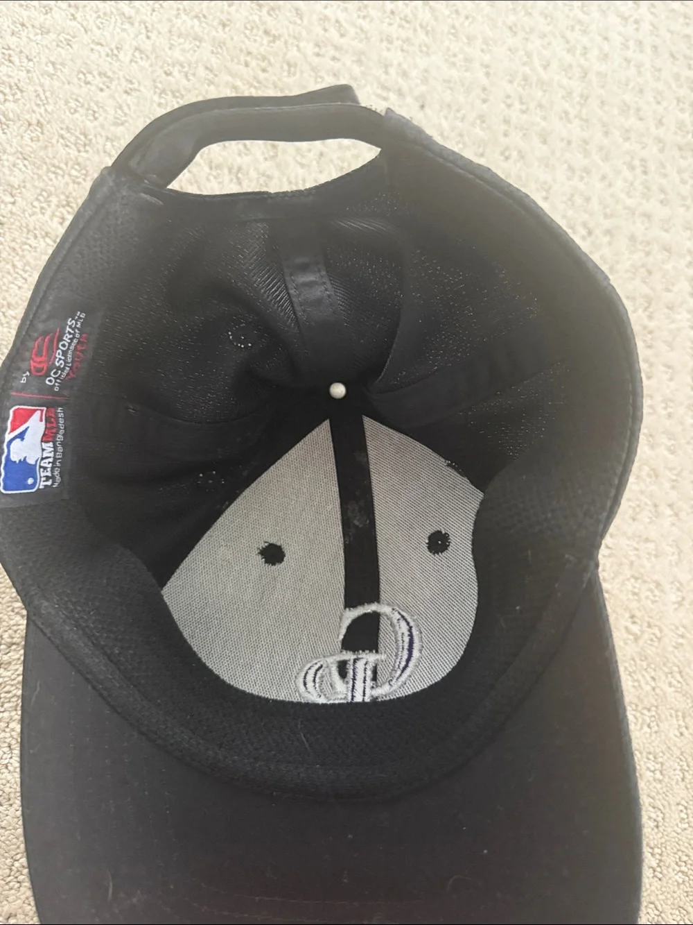 Youth Colorado Rockies hat with adjustable size in back